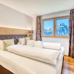Hus23 With Wellness Apartment