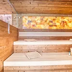 Hus23 With Wellness *